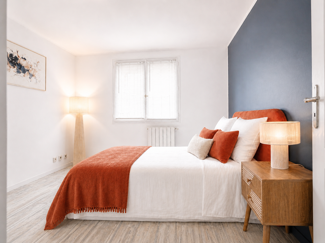 Résultat home staging virtuel – chambre bleue élégante